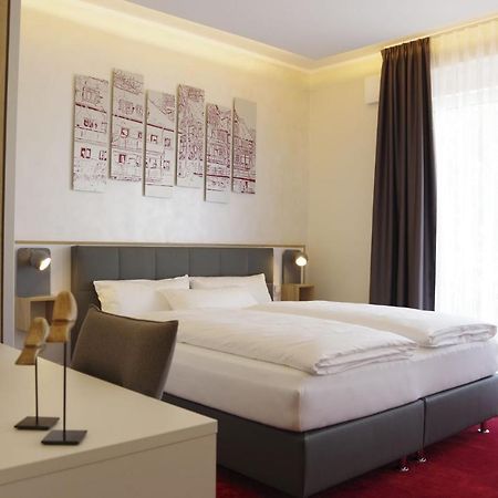 Hotel Am Waldkasino Erfurt Bagian luar foto