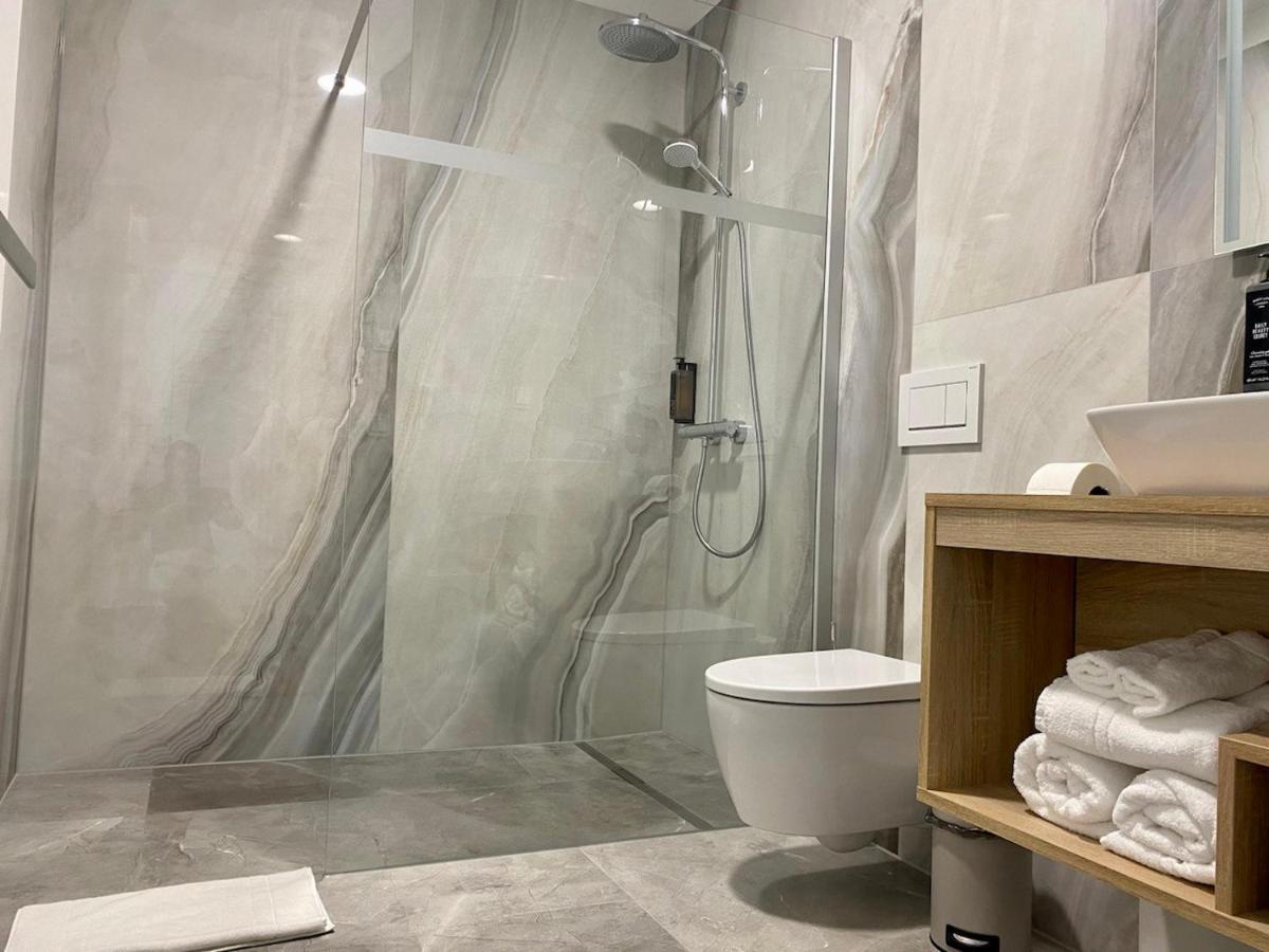 Hotel Am Waldkasino Erfurt Bagian luar foto
