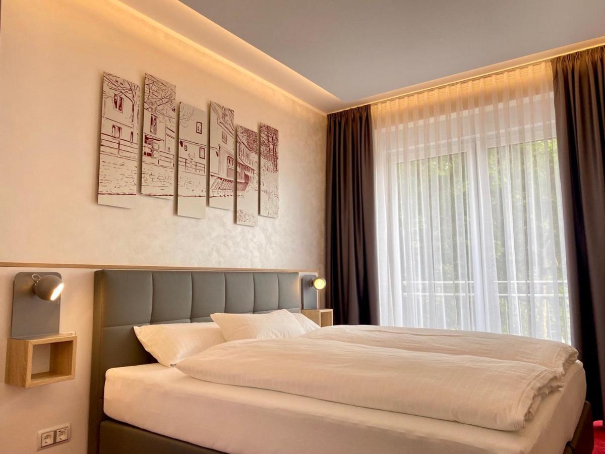 Hotel Am Waldkasino Erfurt Bagian luar foto