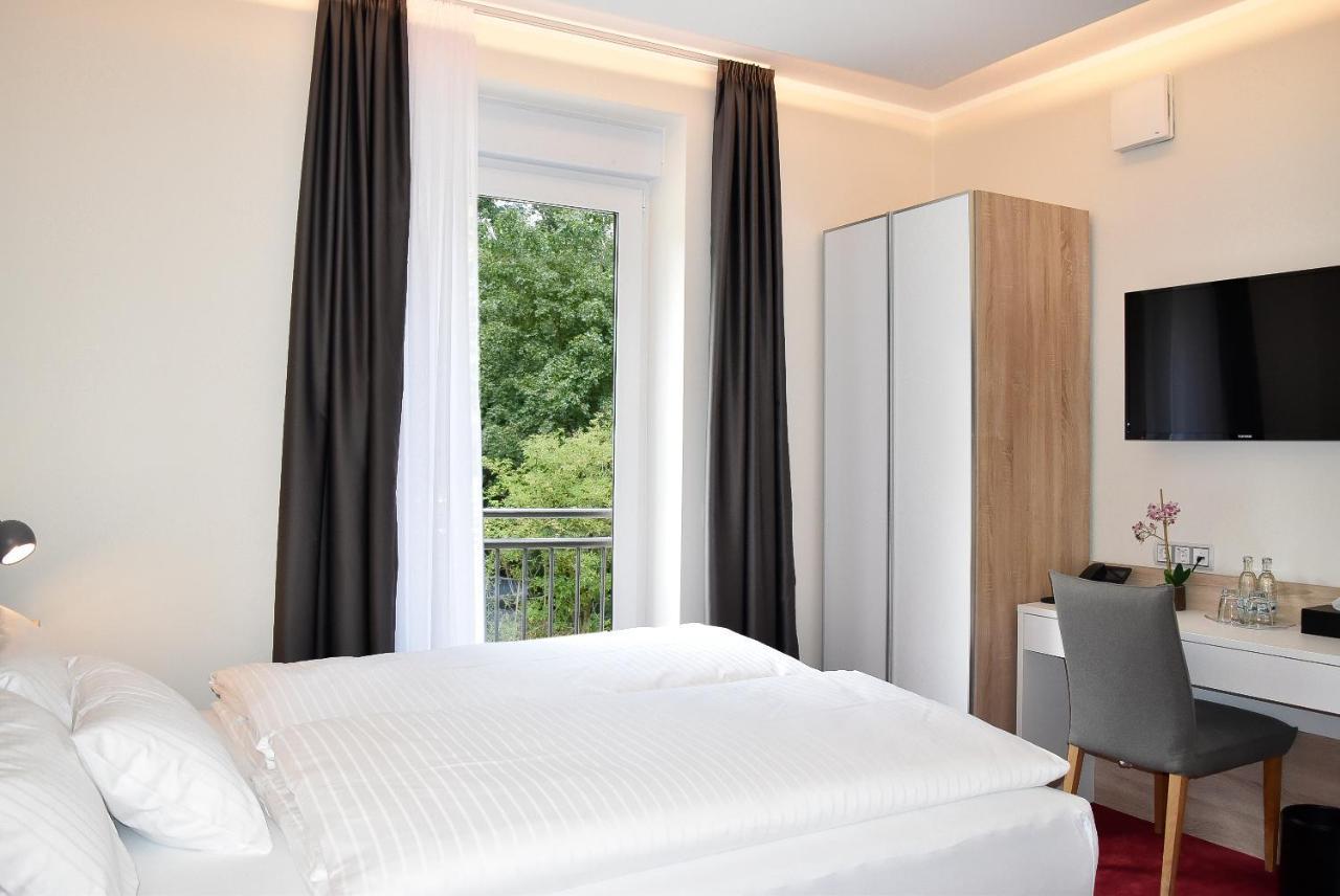 Hotel Am Waldkasino Erfurt Bagian luar foto