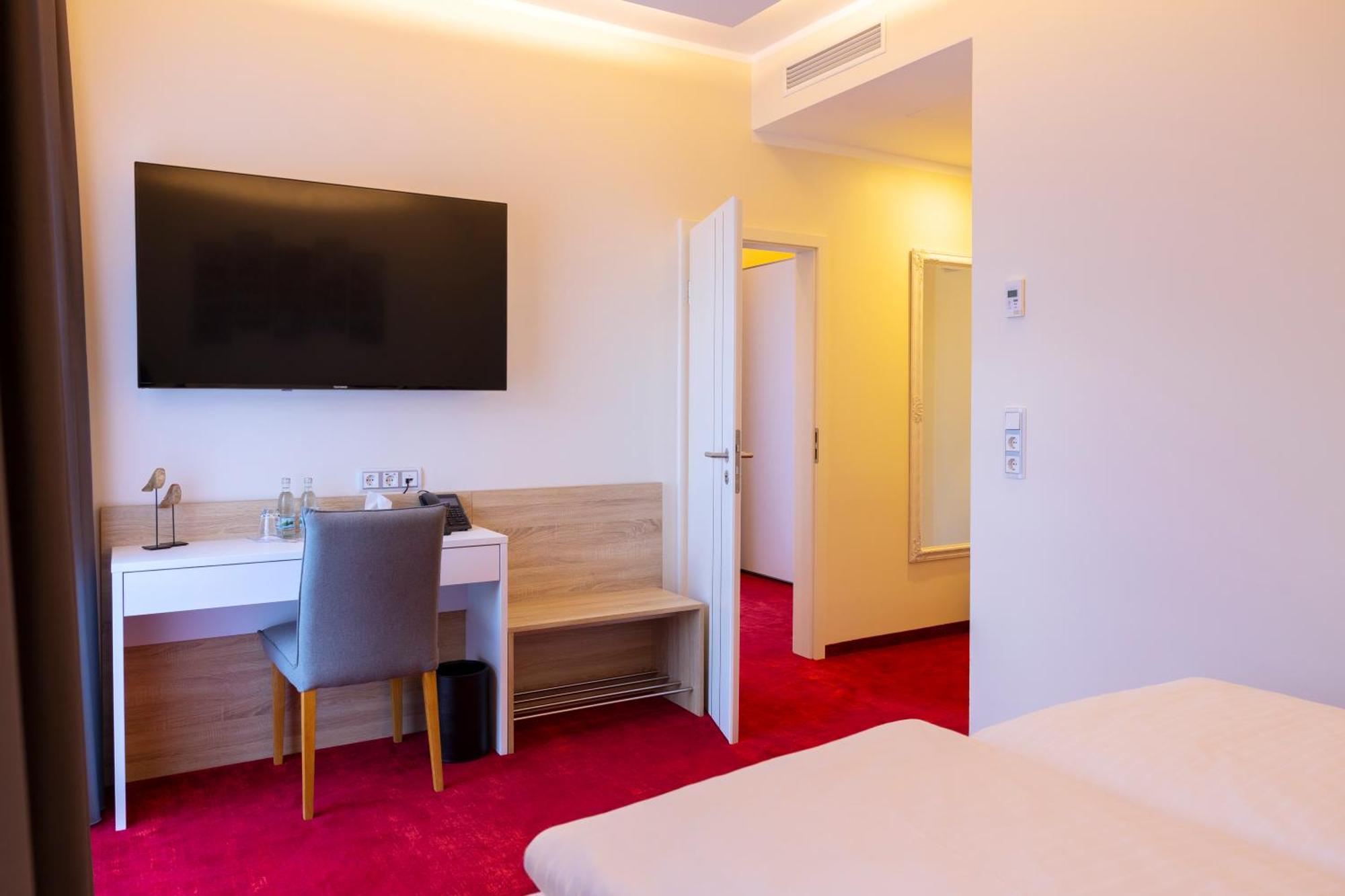 Hotel Am Waldkasino Erfurt Bagian luar foto